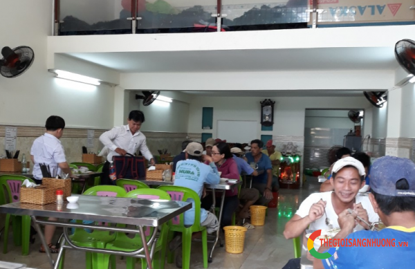 cần sang gấp quán cơm đang hoạt động tốt, đông khách ở quận Bình Tân.