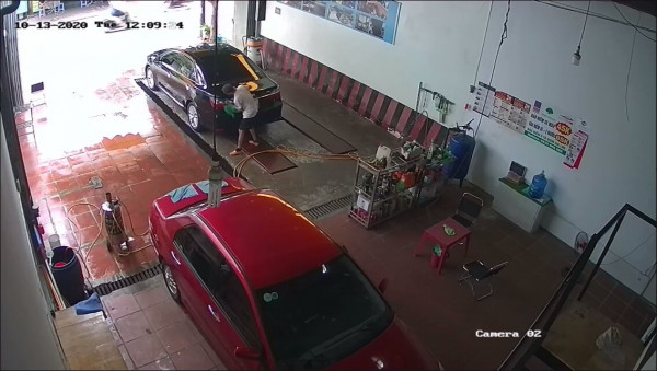Sang tiệm rửa xe , MT số 92 Cống Lỡ, F.15 , Tân Bình. 