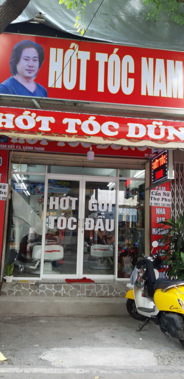 Sang tiệm tóc nằm mặt tiền đường Vạn Kiếp, P.3, quận Bình Thạnh.