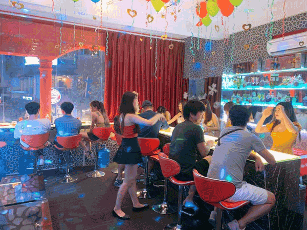 Sang nhà hàng karaoke ngay trung tâm Sài Gòn
