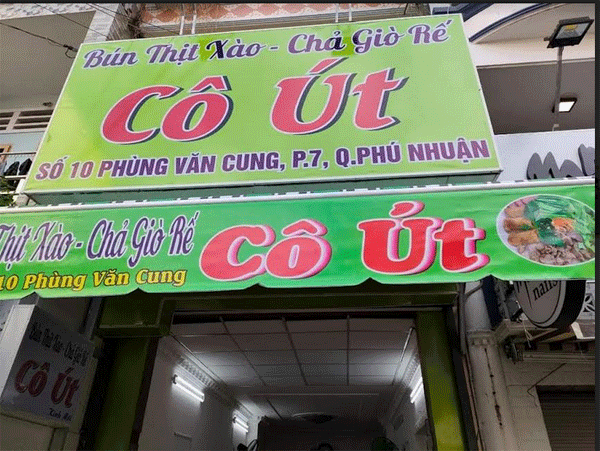 Sang quán ăn bún thịt xào - chả giò rế nằm mặt tiền đường Phùng Văn Cung
