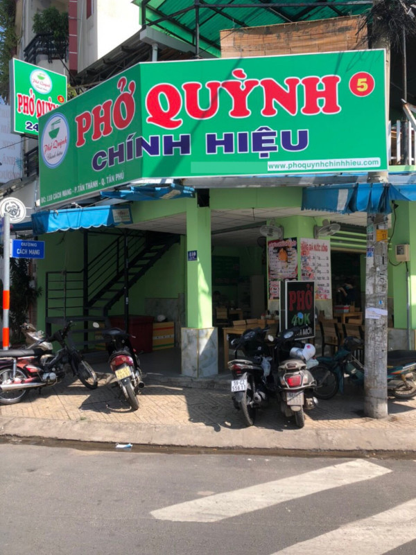 sang quán Phở ngay góc ngã 3, hai mặt tiền Nguyễn Xuân Khoát Quận Tân Phú