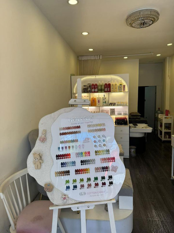 Sang tiệm nails - gội đầu tại 399B Nguyễn Văn Khối , P.8 . Q.Gò Vấp