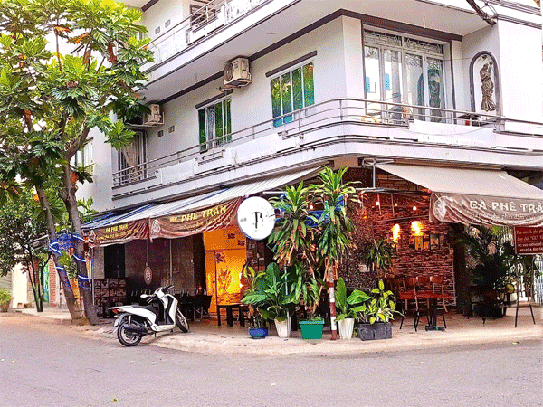 sang quán cà phê góc hai mặt tiền đường chính