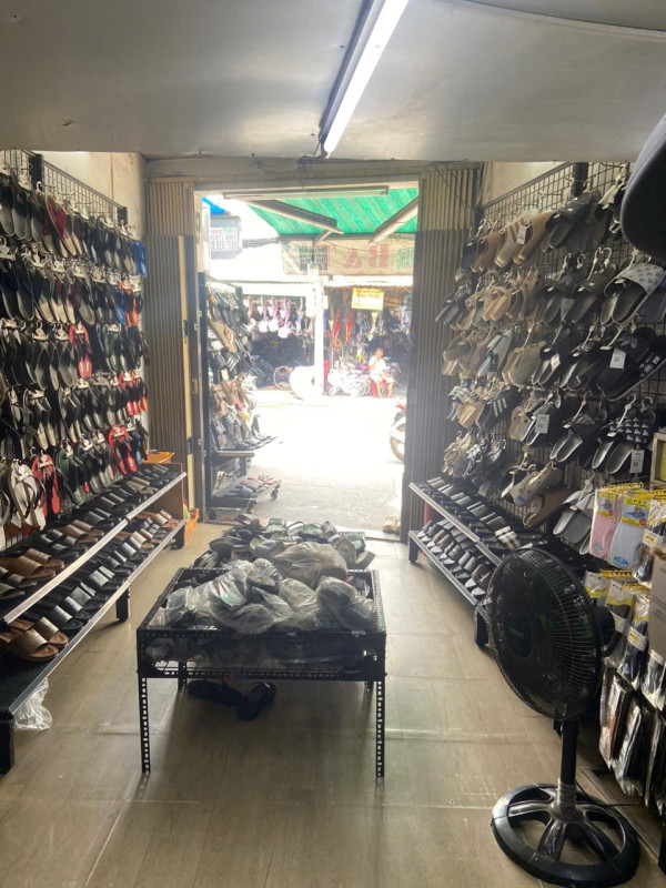 Sang nhượng cửa hàng Dép thời trang tại 66 Thoại Ngọc Hầu, Tân Phú