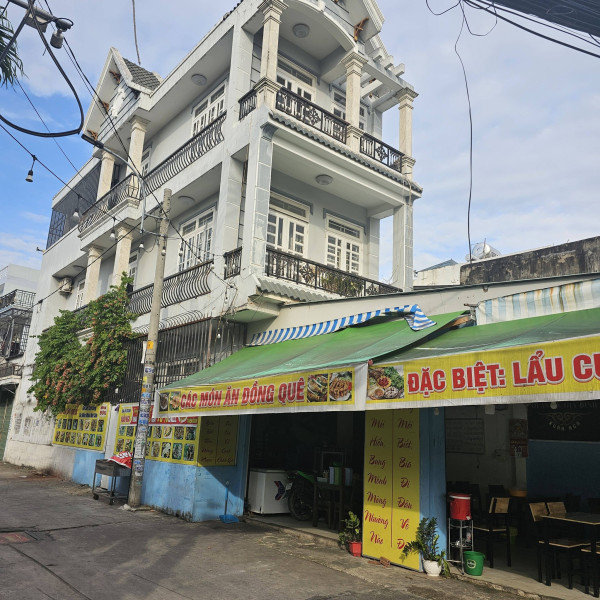 Do gia đình có việc riêng nên cần sang quán gấp tại Quận 12