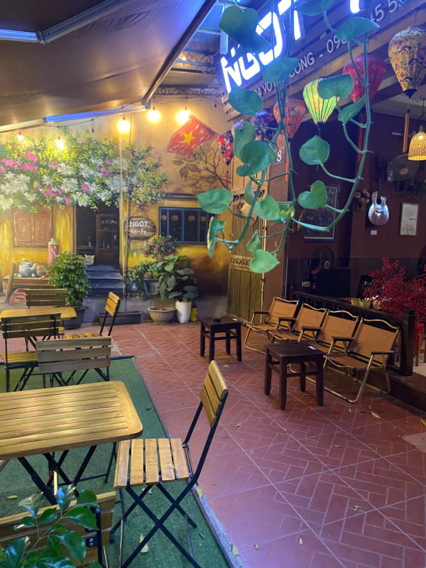 Sang quán cà phê khu vực Cầu Giấy Hà Nội