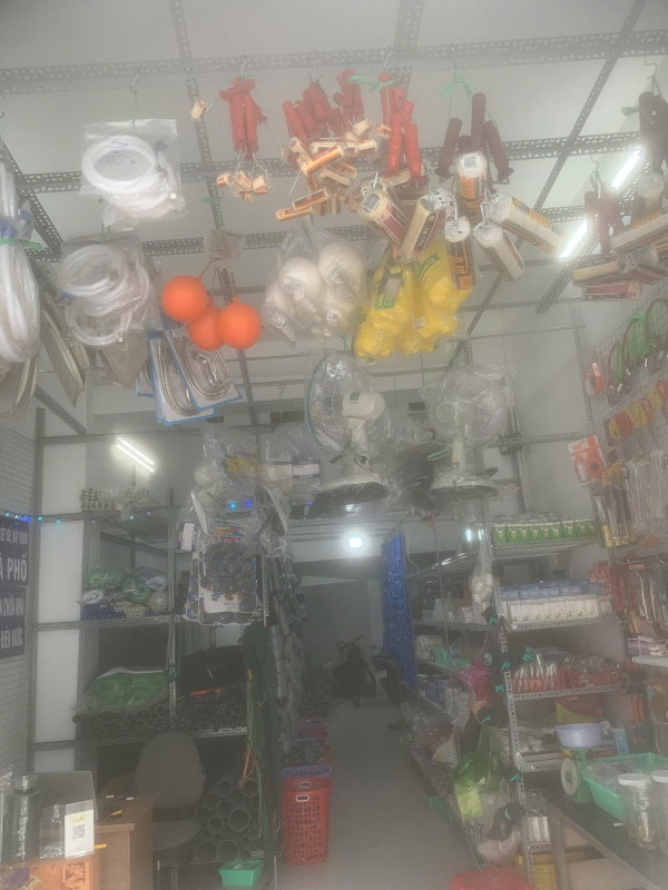 Sang cưa hàng điện nước Sang cưa hàng điện nước