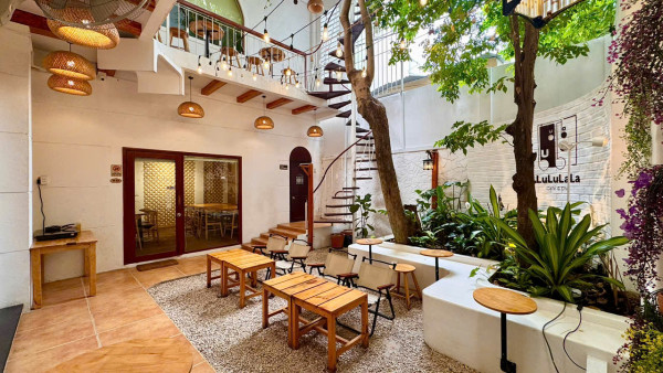 Sang quán cafe